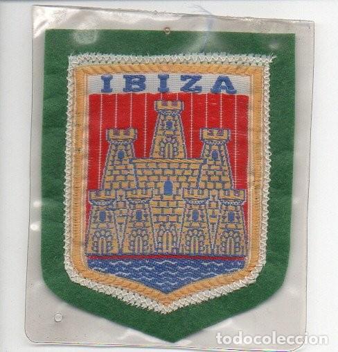 Coleccionismo: ANTIGUO PARCHE BORDADO DE TELA Y FIELTRO, ESCUDO DE SOLLER (MALLORCA). SIN ESTRENAR.