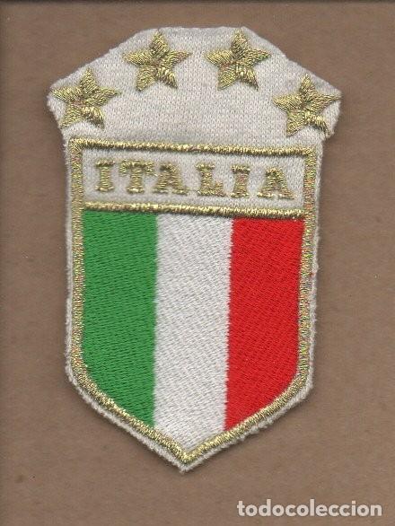 Coleccionismo: ANTIGUO PARCHE BORDADO DE TELA, HILO DORADO. ITALIA. 5,5 X 8,5 CM.