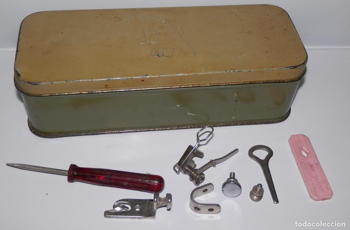 Collezionismo: MAQUINA DE COSER ALBA - CAJA Y ACESSORIOS
