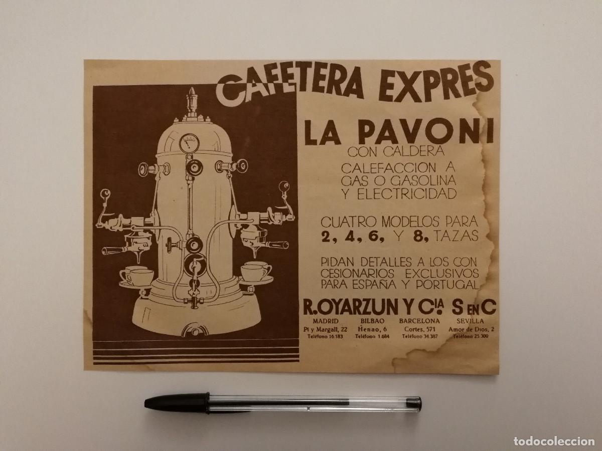 Coleccionismo: ANTIGUO ANUNCIO ENCARTONADO - CAFETERA EXPRESS LA PAVONI CAFE ROYARZUN - PUBLICIDAD LAMINA