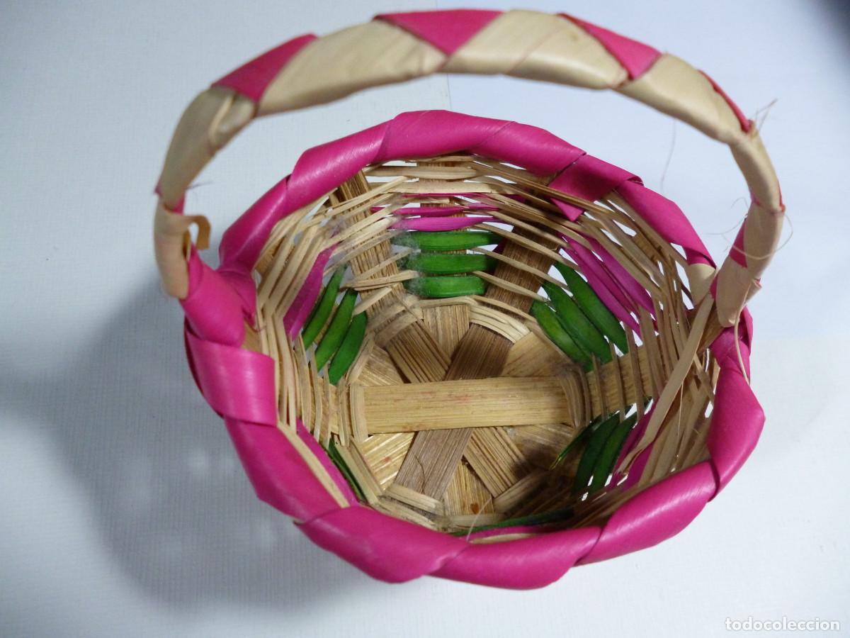 Collecting: PEQUE&Ntilde;A CESTA DE COLORES DE MIMBRE - 11CM ALTA POR 9 CM DI&Aacute;METRO APROXM