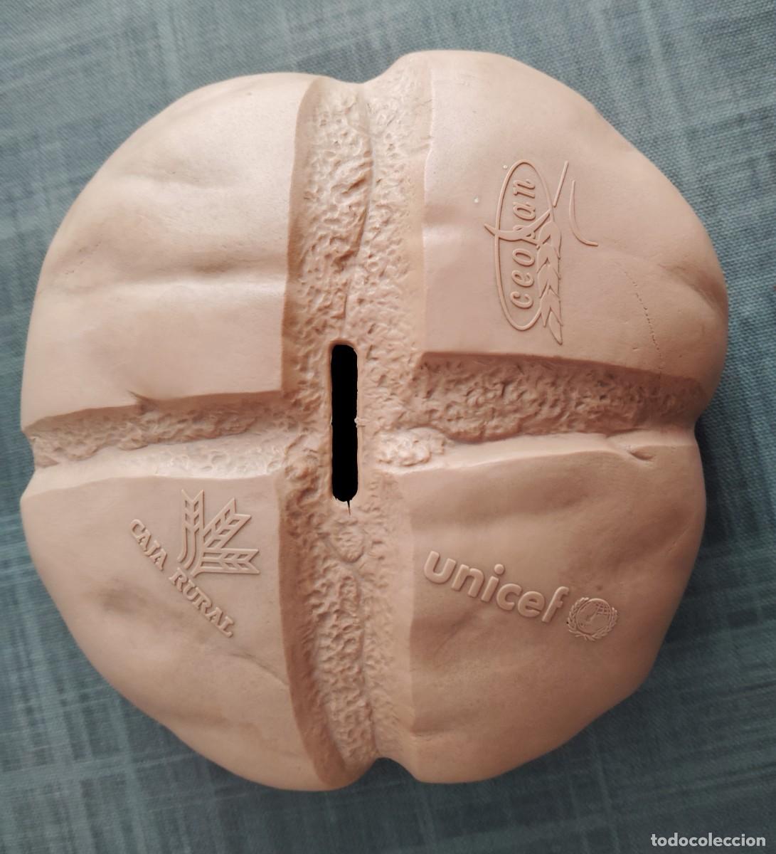 Coleccionismo: HUCHA CON FORMA DE PAN. Unicef-CajaRural.. EL ENVIO CERTIFICADO ESTA INCLUIDO