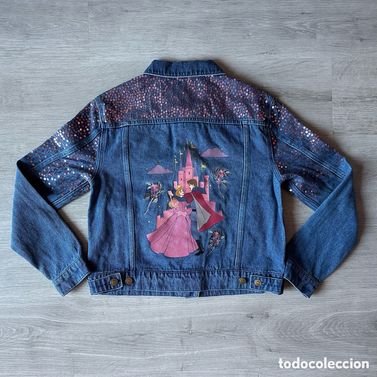Coleccionismo: Chaqueta vaquera La Bella Durmiente para mujer, Disney Store, Talla XS.