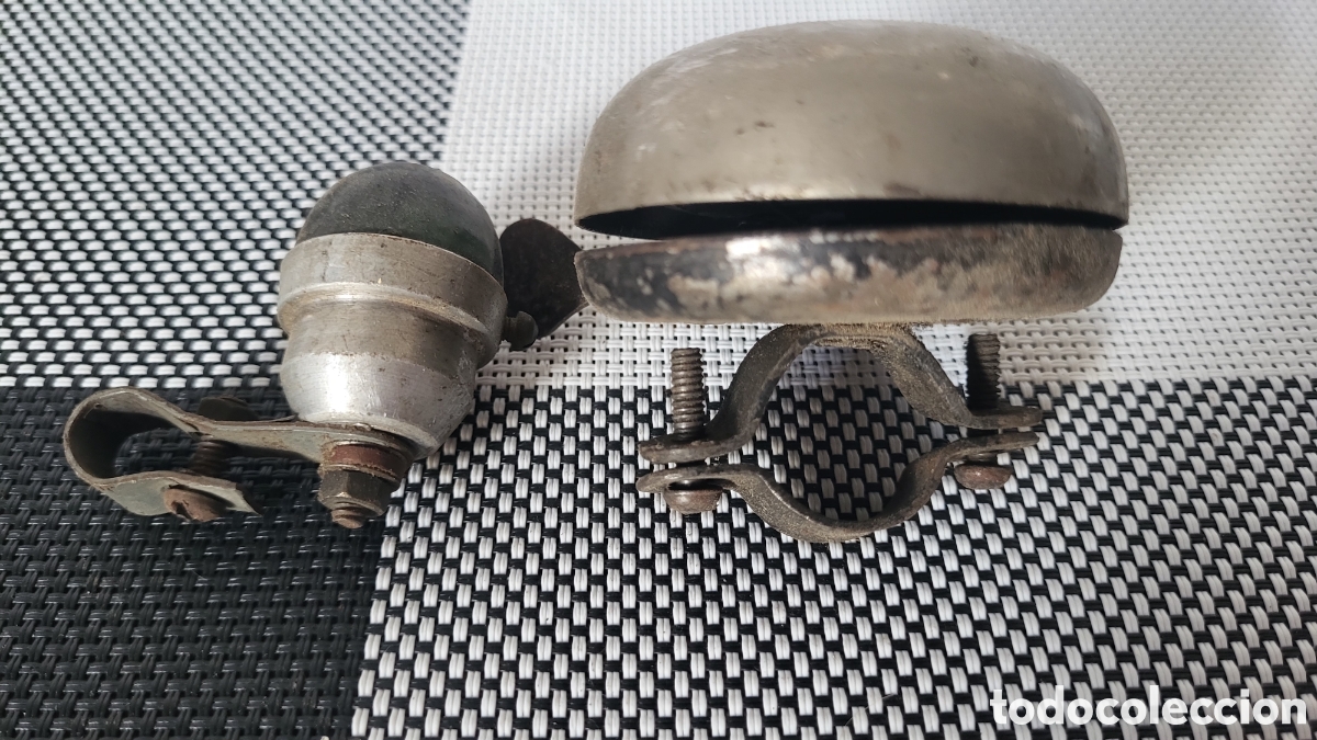 Coleccionismo: Antiguo timbre y piloto luz bicicleta