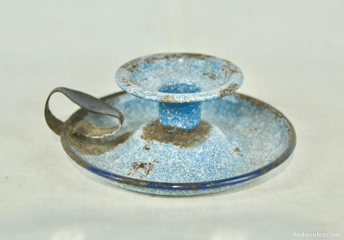 Coleccionismo: Palmatoria en metal esmaltado azul - Foto 1