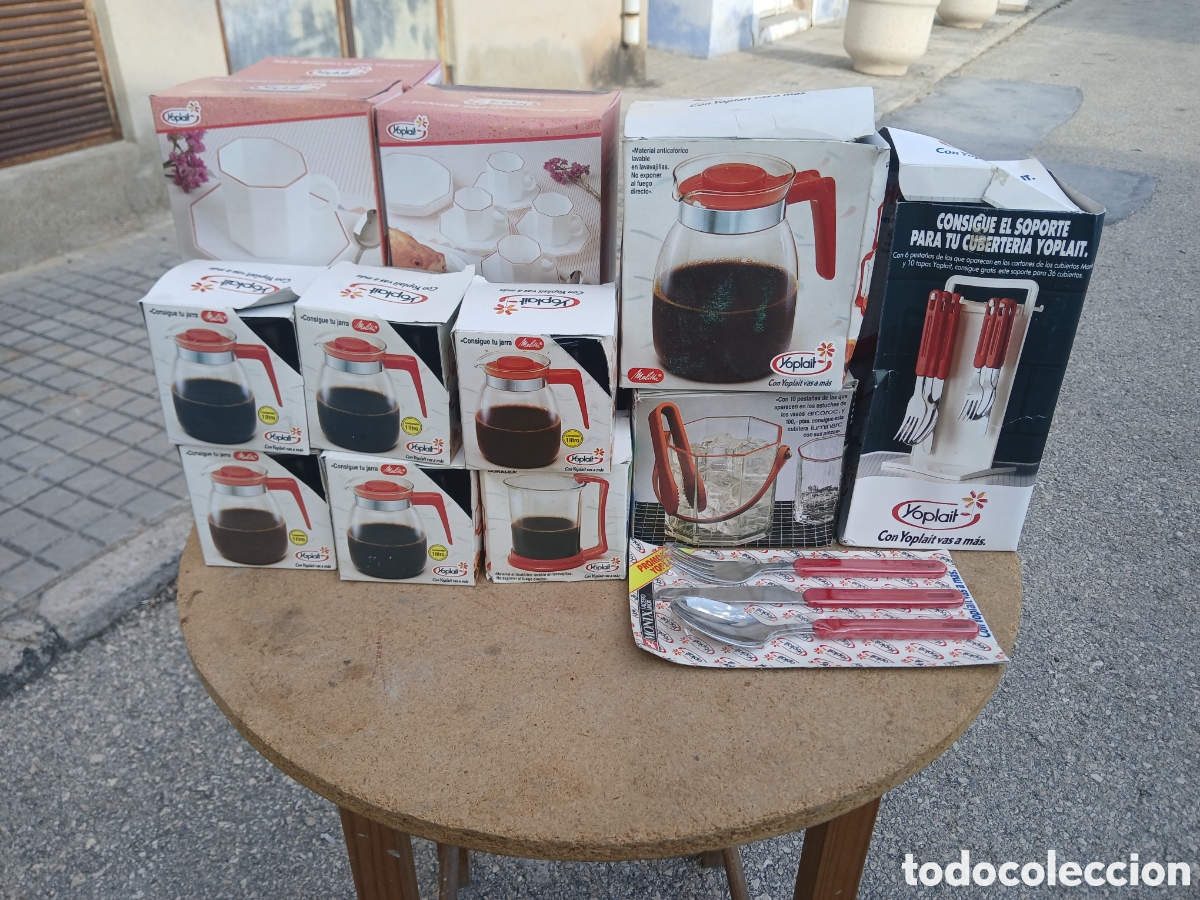 Coleccionismo: GRAN LOTE YOPLAIT, CAFETERA, VASOS, CUBITERA ETC.