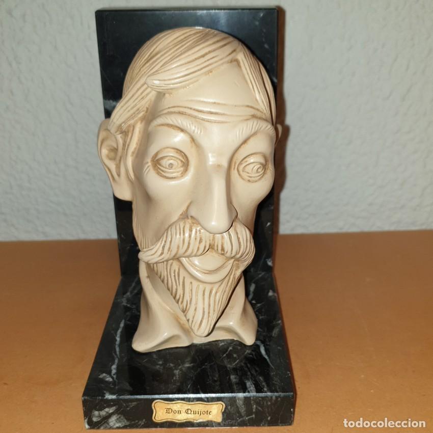 Coleccionismo: SUJETALIBROS Vintage DON QUIJOTE DE LA MANCHA en M&aacute;rmol Negro Veteado y Resina. FIGURA DE COLECCI&Oacute;N