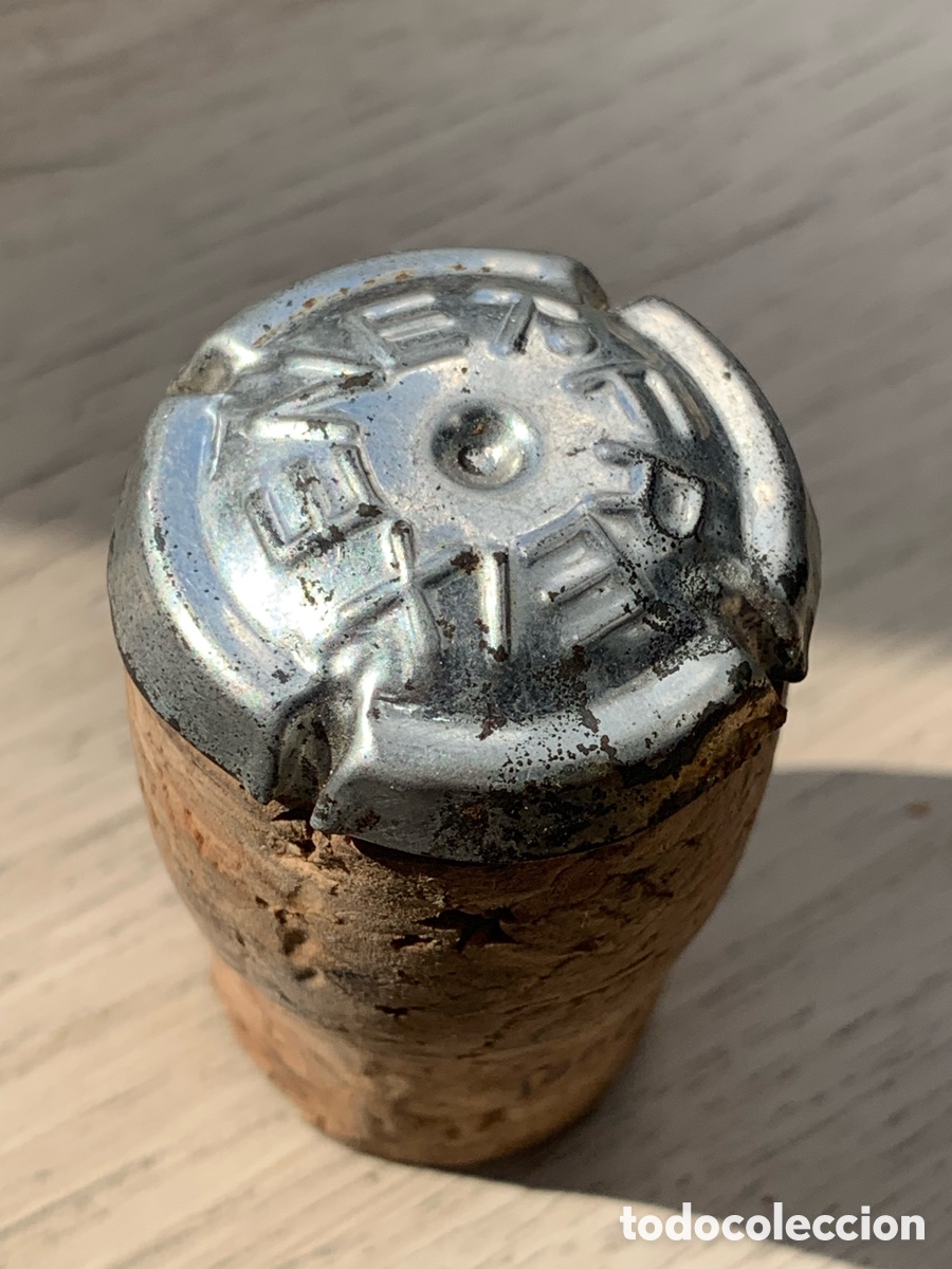 Sammeln: &bull;ANTIGUA PLACA DE CAVA FREIXENET CON SU CORCHO