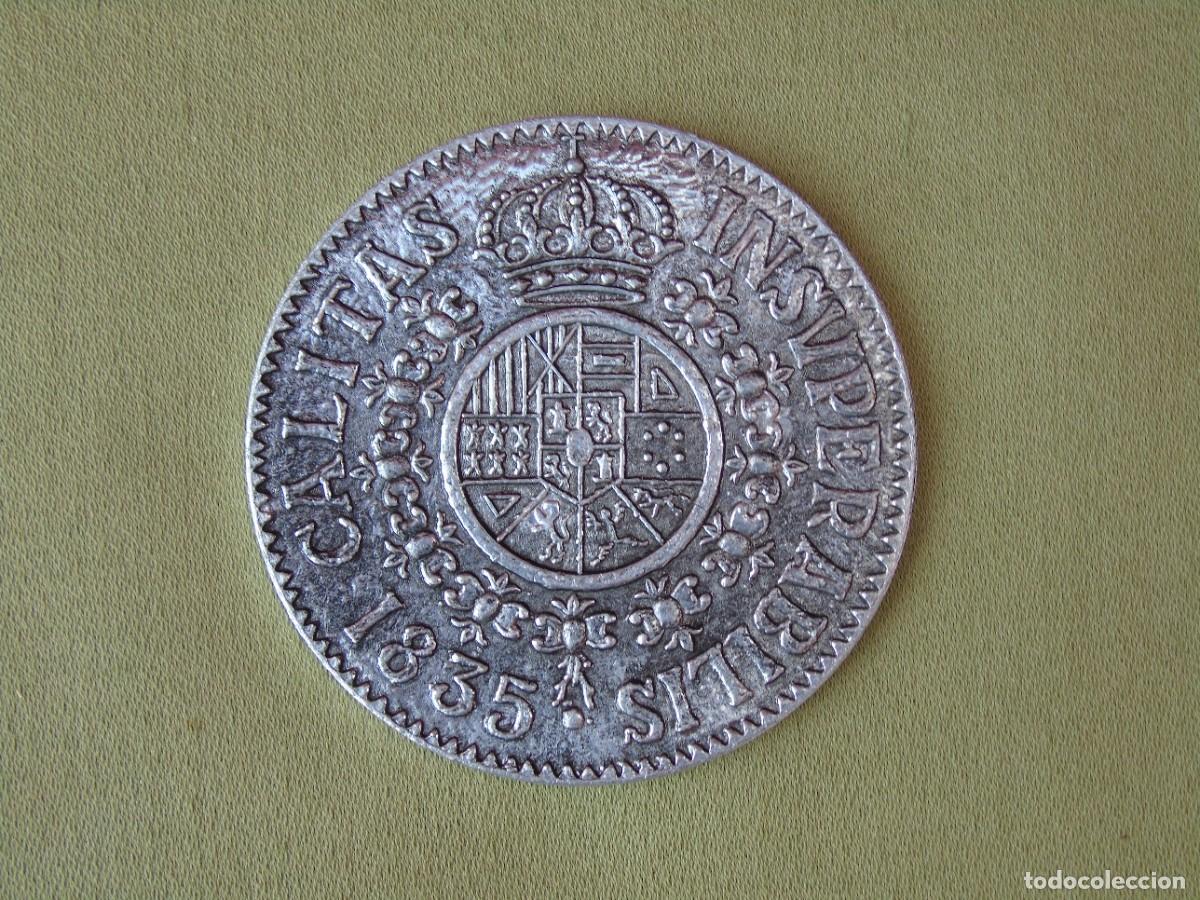 Coleccionismo: POSAVASOS MET&Aacute;LICO BRANDY. REPRODUCCI&Oacute;N DE MONEDA CONMEMORATIVA. GRABADO G B EN LA PARTE POSTERIOR