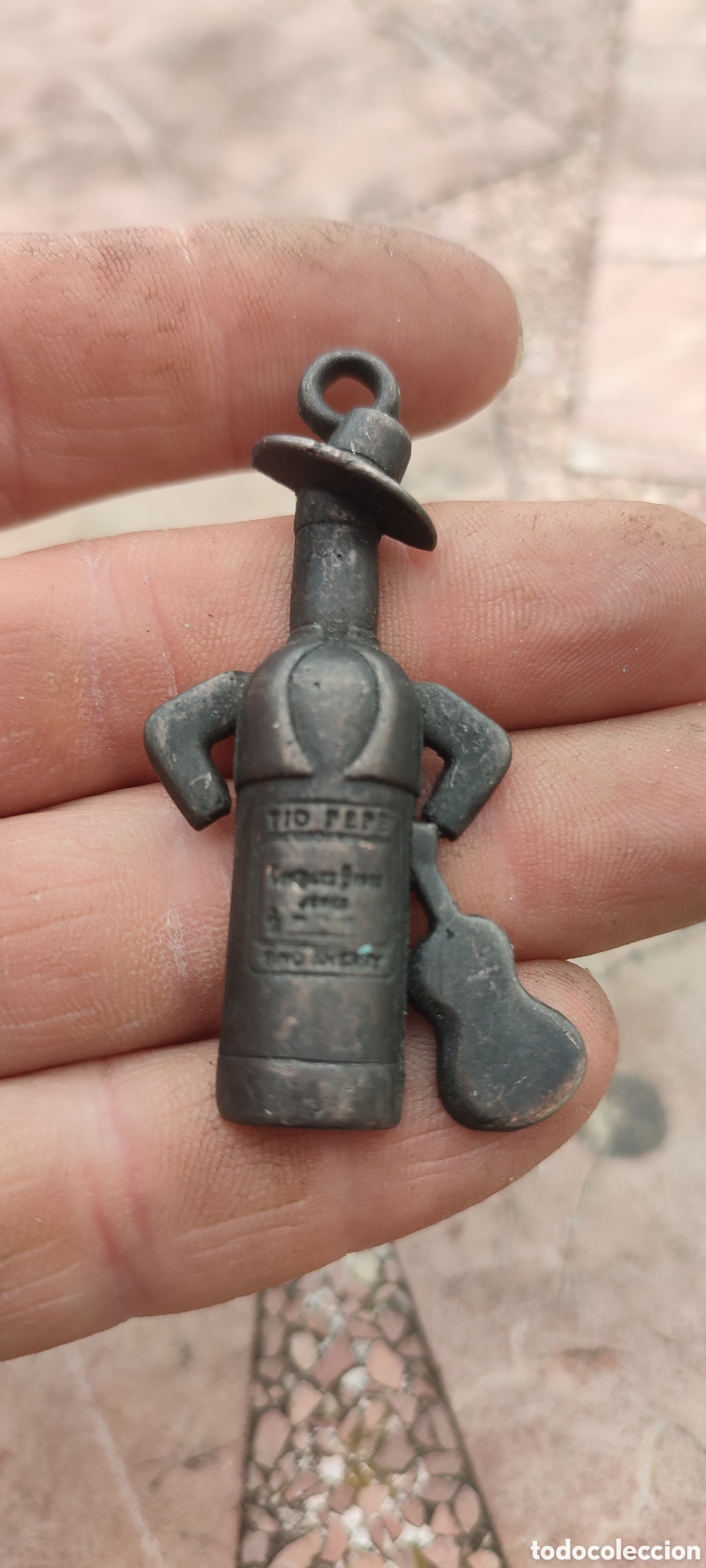 Coleccionismo: T&iacute;o Pepe. Antiguo molde troquel matriz de cobre para hacer llaveros.