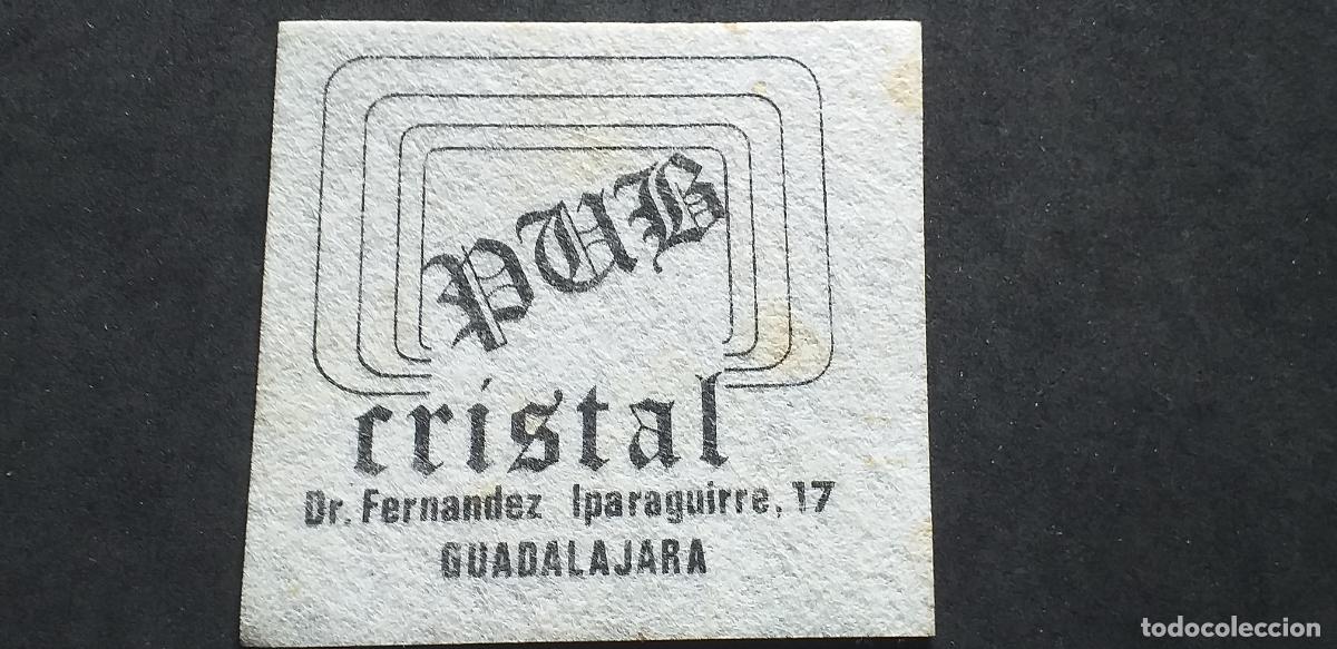 Coleccionismo: POSAVASOS-V28-VIII-90X90mm.-PUB CRISTAL-GUADALAJARA