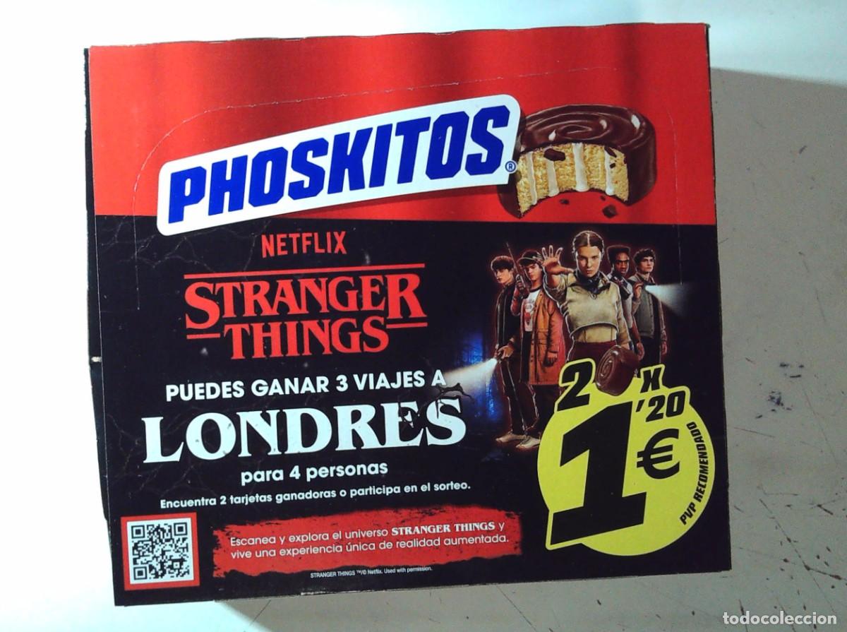 Coleccionismo: CAJA VACIA PROMOCION STRANGER THINGS DE PHOSKITOS KIOSKO COMPLETA CON TODAS LAS LENGUETAS