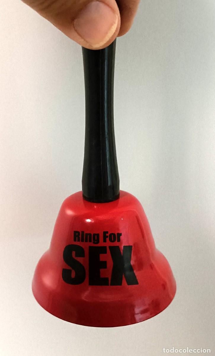Coleccionismo: peque&ntilde;a campana de metal y mango de madera - ring for sex