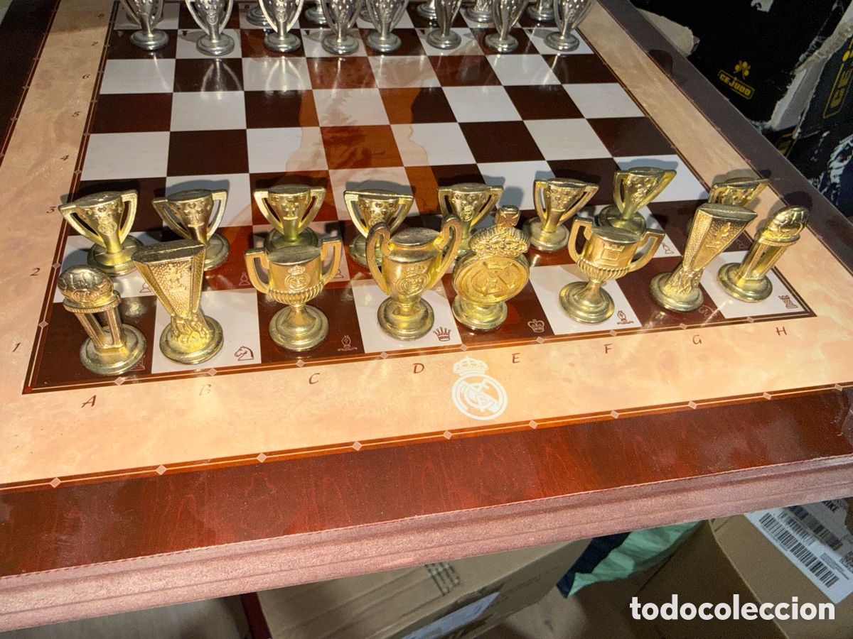 Coleccionismo: Antiguo ajedrez Real Madrid - Foto 6