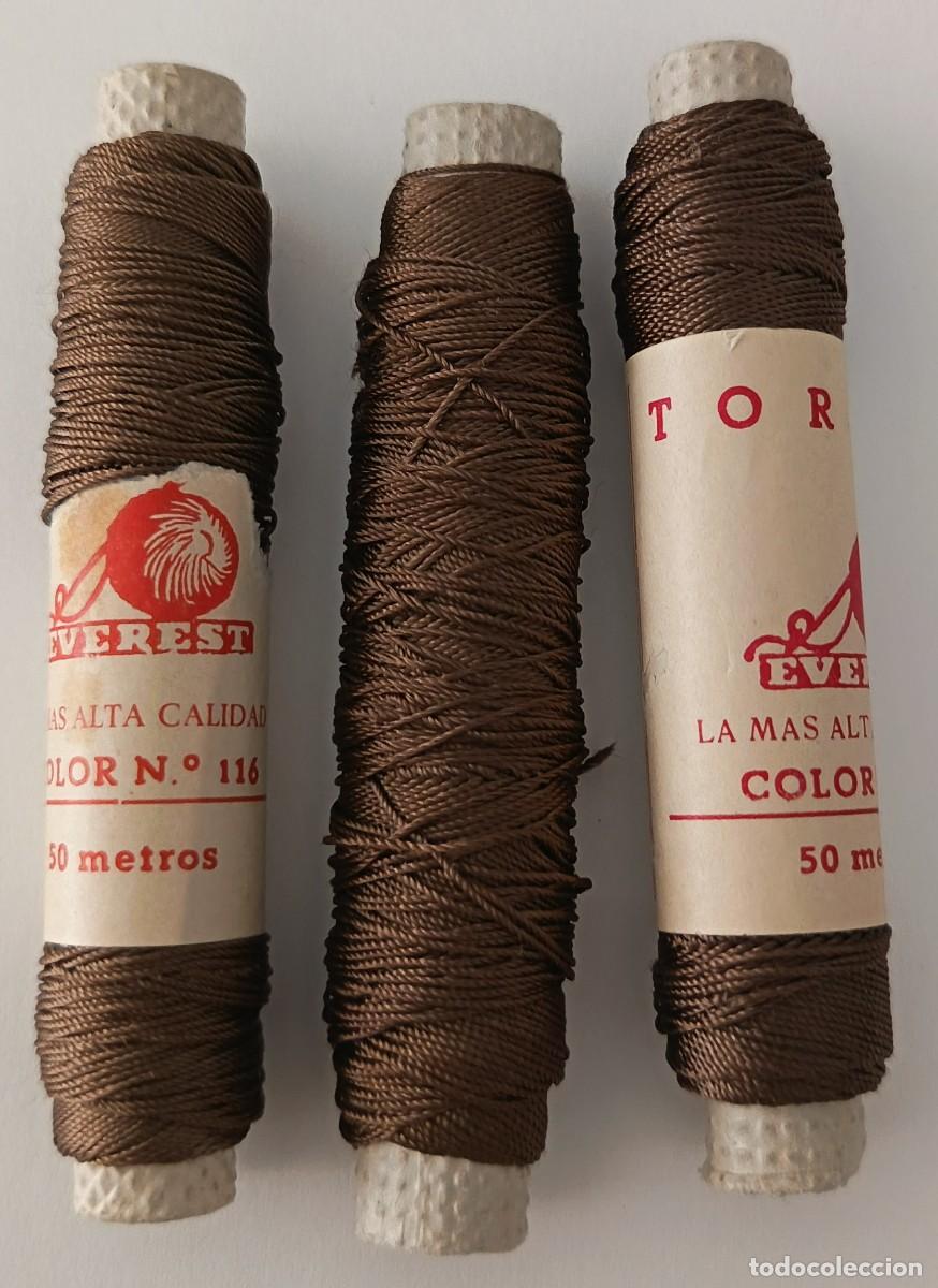 Coleccionismo: 3 Bobinas de hilo. De Torzal. Everest. La mas alta calidad. Dos por estrenar. Color numero 116.