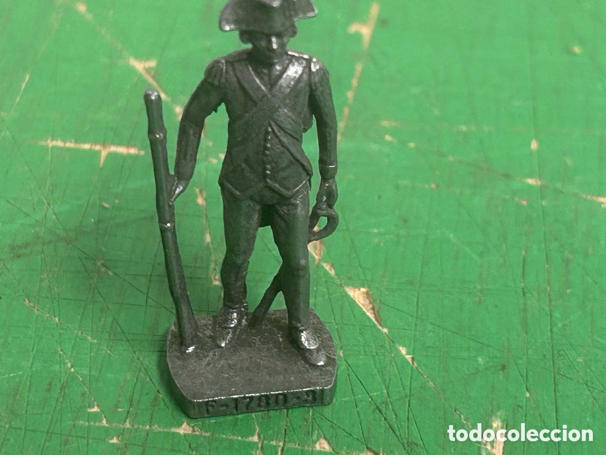 Coleccionismo: FIGURA METAL SOLDADONUSA 1780 V REGALO KINDER A&Ntilde;OS 90
