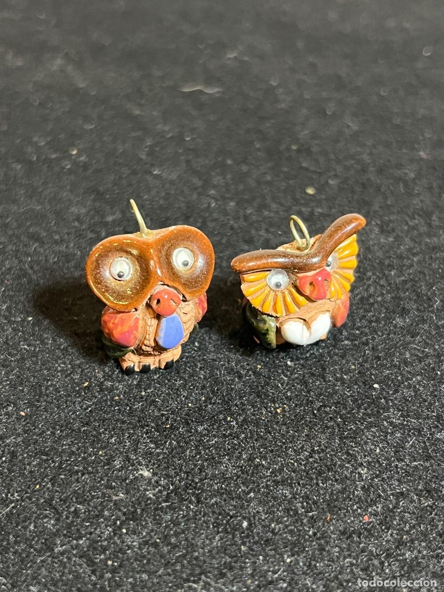 Coleccionismo: Pareja B&uacute;hos Terracota Ojos M&oacute;viles Vintage Colgantes Suerte A&ntilde;os 70 80
