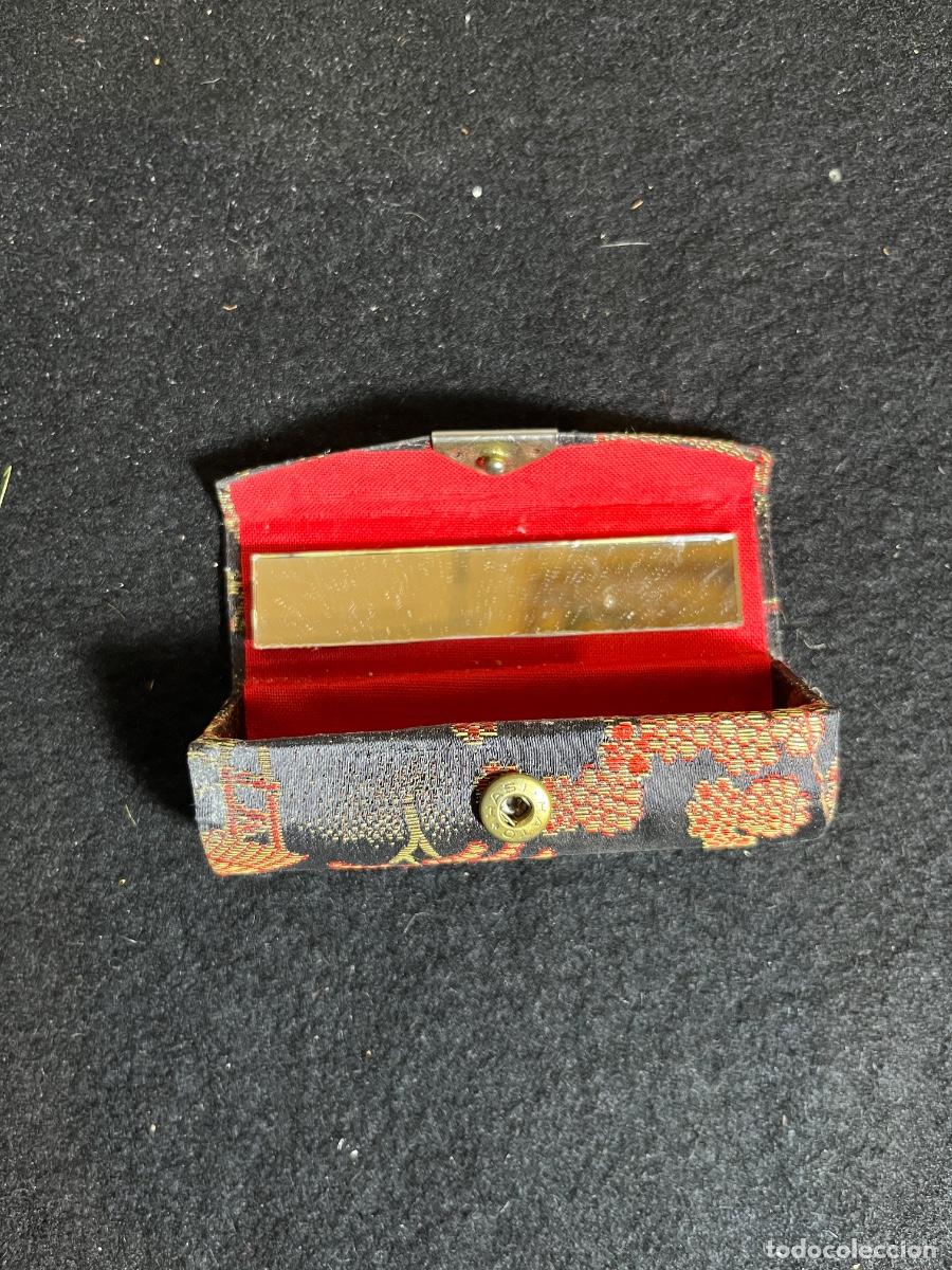 Coleccionismo: Estuche Vintage Porta Pintalabios Con Espejo Brocado Oriental Retro A&ntilde;os 70 80