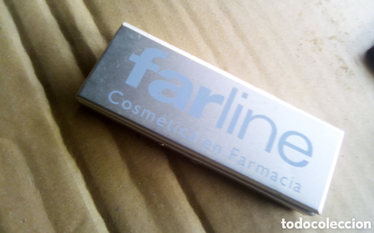 Colecionismo: Farline. Cosm&eacute;tica en farmacia. Cajita pastillero con espejo. Mide 10 cm., metal.