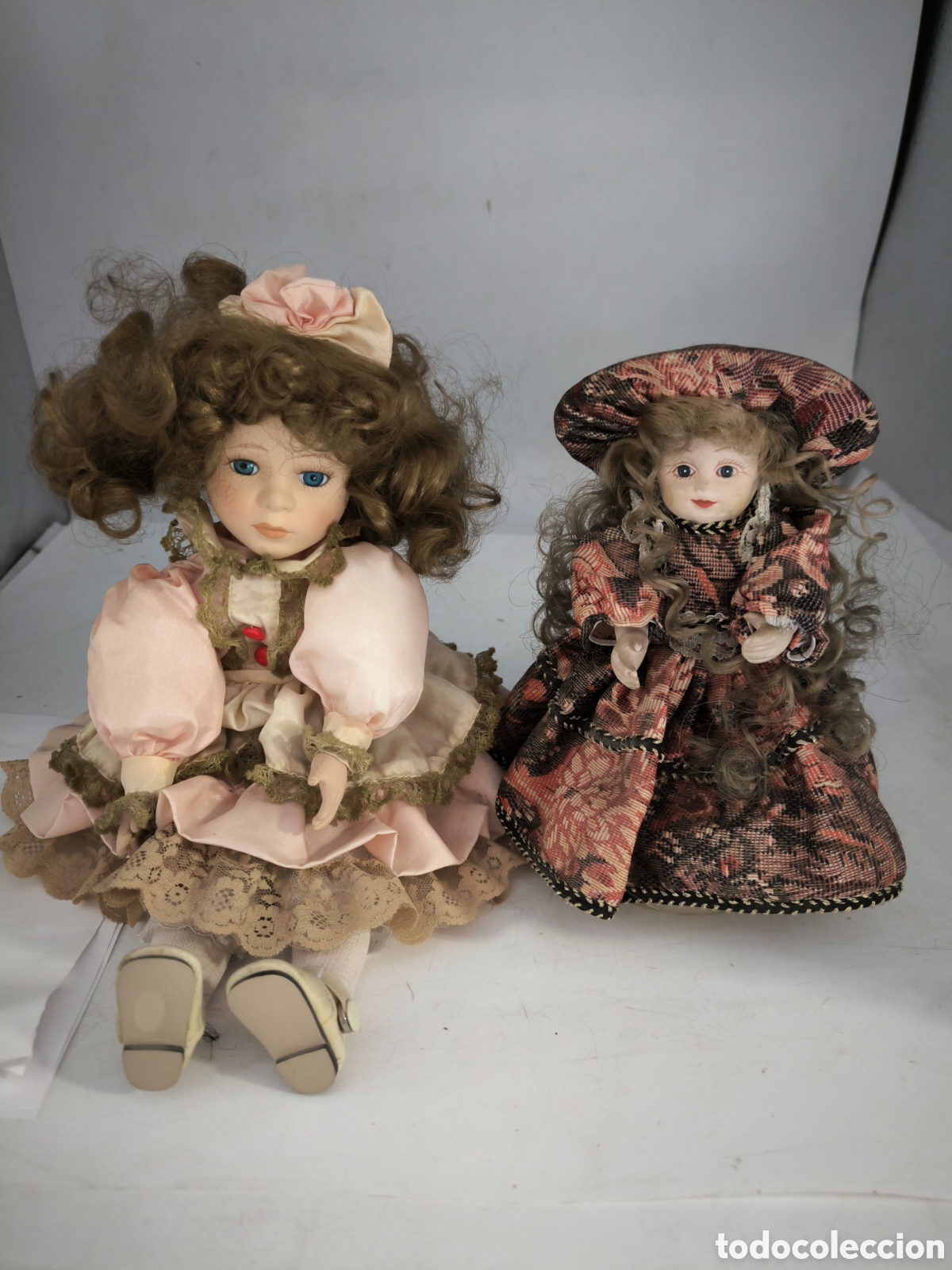 Collectionnisme: 2 Mu&ntilde;ecas musicales, una mueve cabeza y brazos.