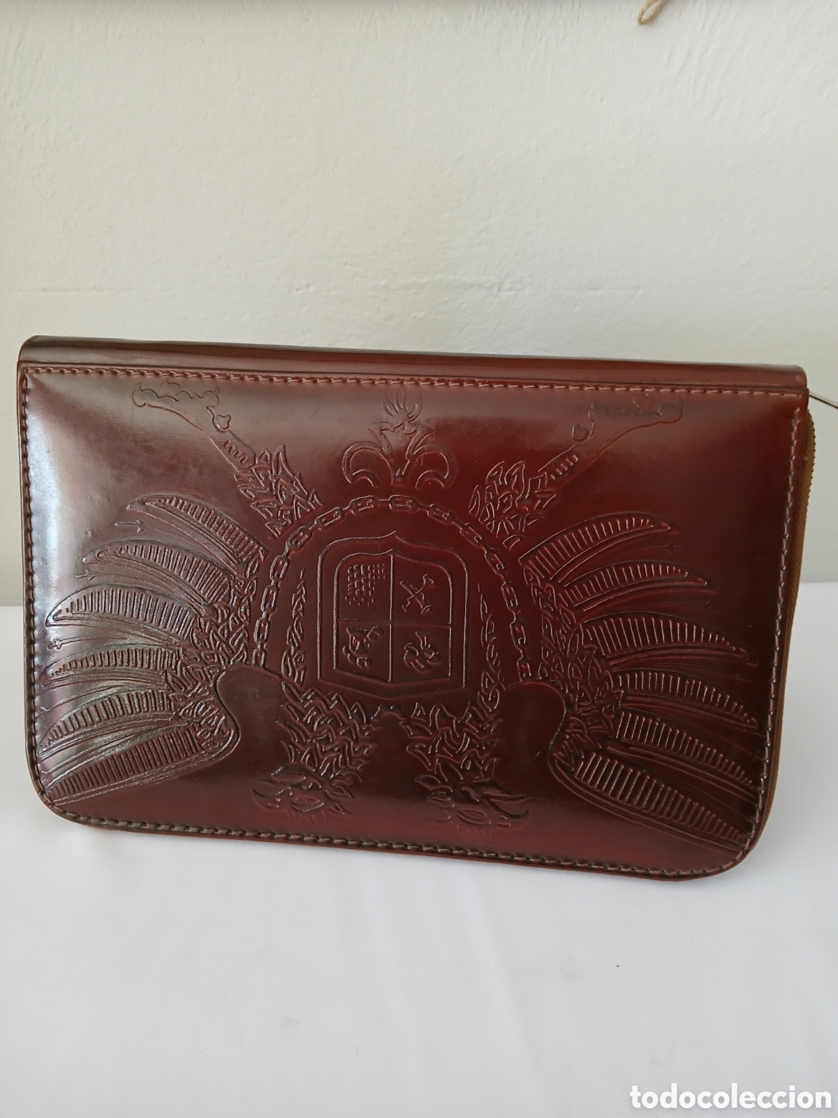Coleccionismo: CARTERA PORTA DOCUMENTOS PIEL REPUJADA SIMBOLO AGUILA SAN JUAN