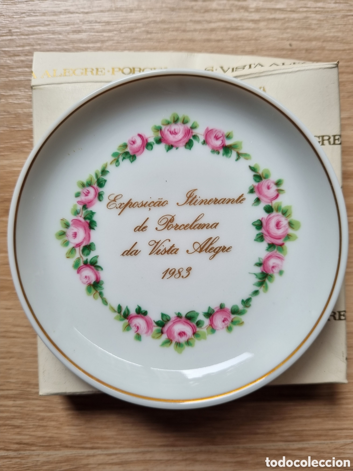 Coleccionismo: Vista Alegre. Platito porcelana portuguesa. 1983. Exposici&oacute;n Barcelona. 9,5 cm di&aacute;metro.