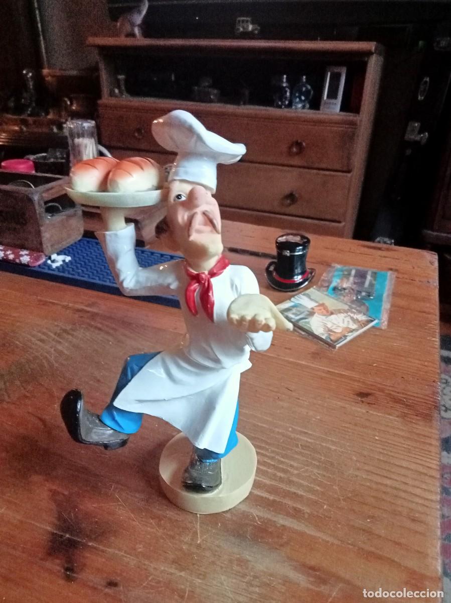 Coleccionismo: PRECIOSO COCINERO DE RESINA, 18 cms
