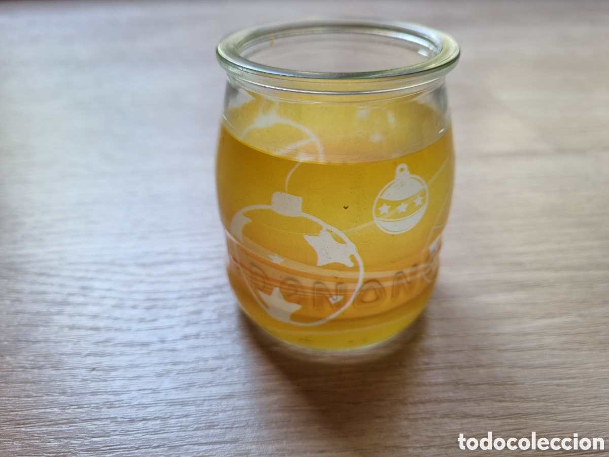 Coleccionismo: Antiguo vaso tarro de cristal Danone. Letras en relieve. Navidad.