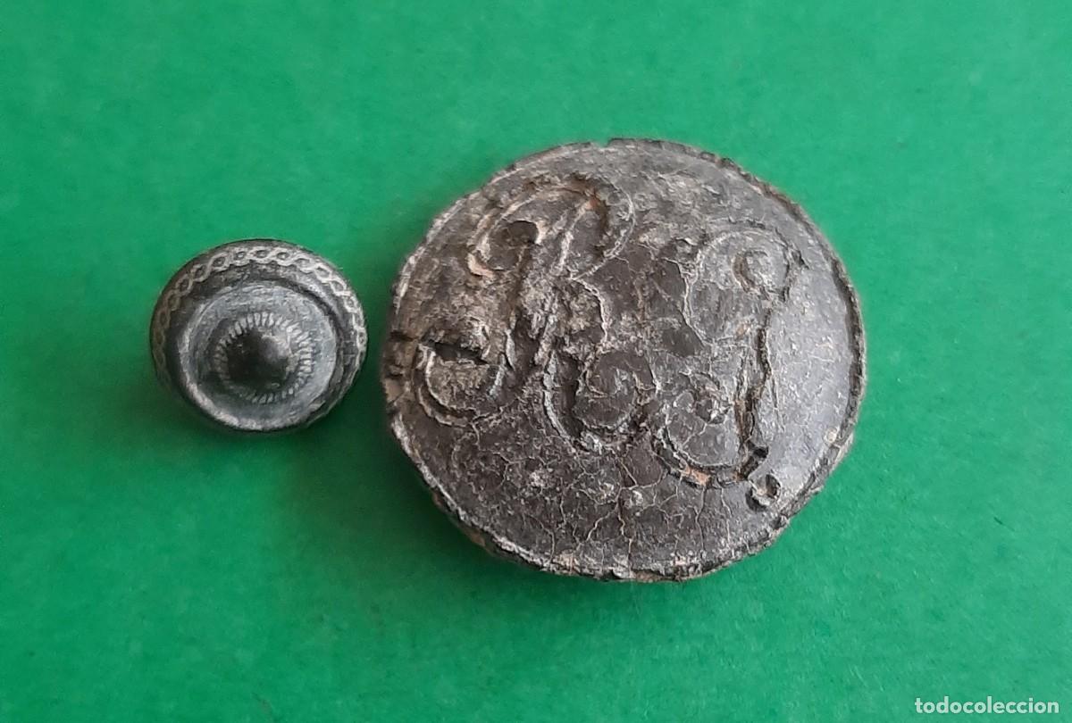 Collecting: (BOTONISTICA) LOTE DE 2 BOTONES