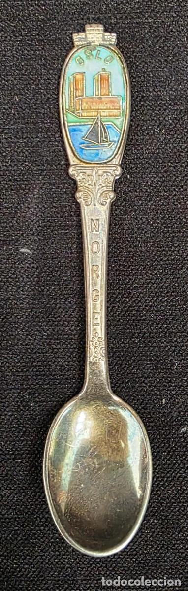 Coleccionismo: Cucharilla Souvenir Vintage de Oslo Noruega 12 cm &ndash; Plata 60 GRS Esmaltada
