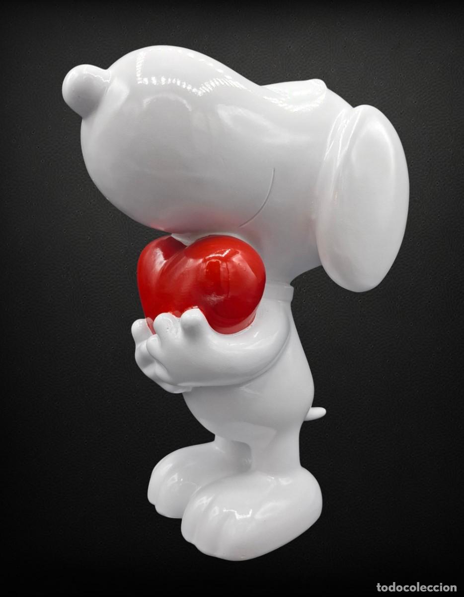 Coleccionismo: + ICONICA FIGURA VINTAGE DEL PERRO SNOOPY CON UN CORAZON ROJO