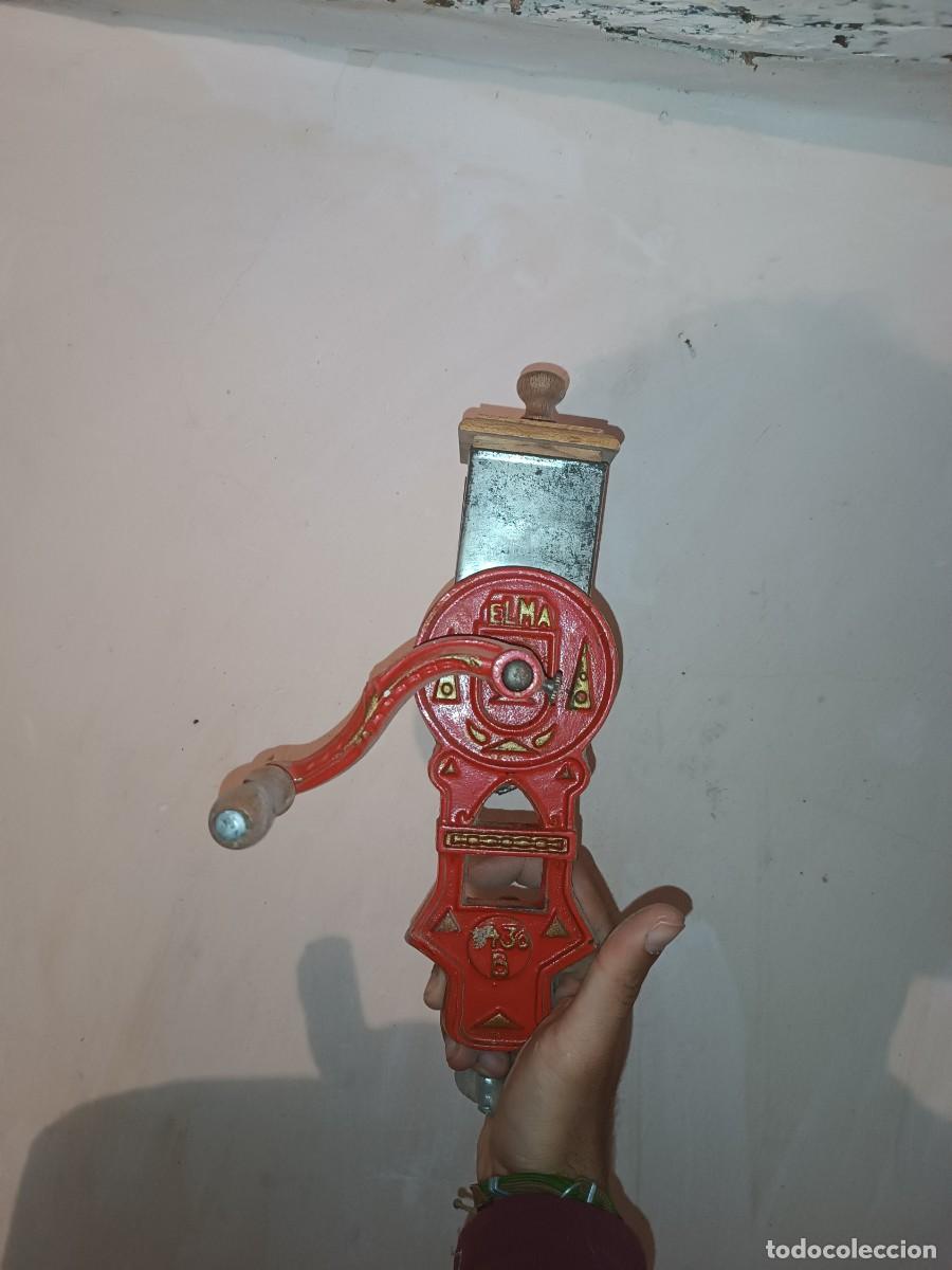 Coleccionismo: Picadora manual antigua de la marca Elma