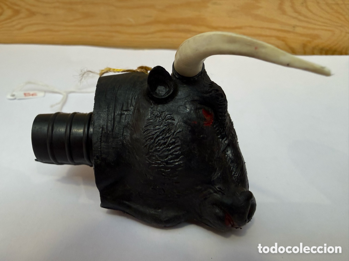Coleccionismo: Tap&oacute;n - Cabeza de TORO- para Botella. Ańos 60