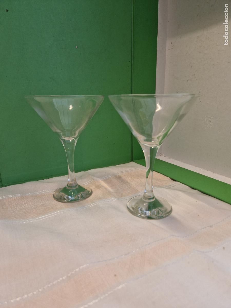 Coleccionismo: 2 BONITAS COPAS DE CRISTAL. MEDIDA 12CM