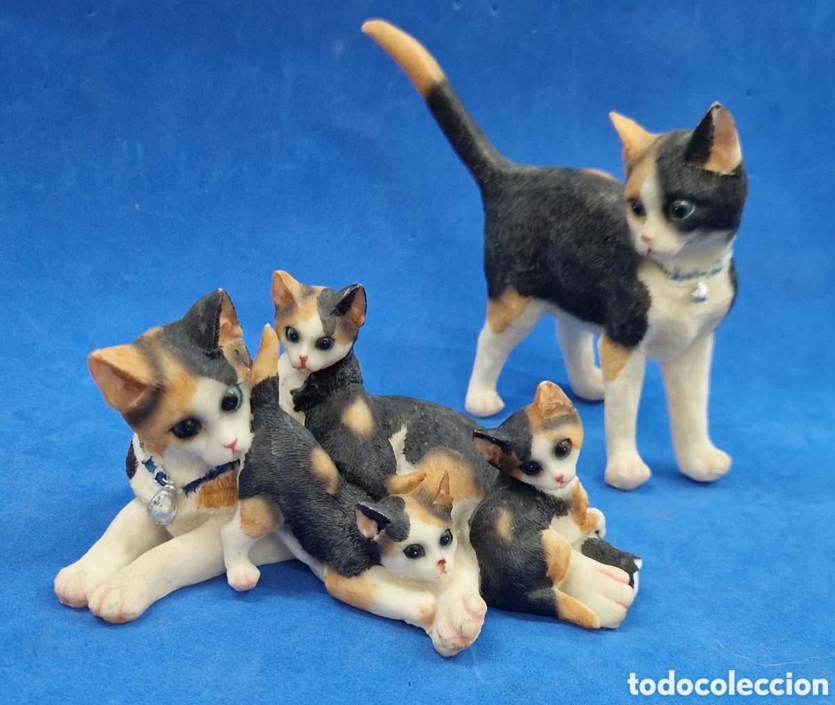 Coleccionismo: Familia de gatos de resina