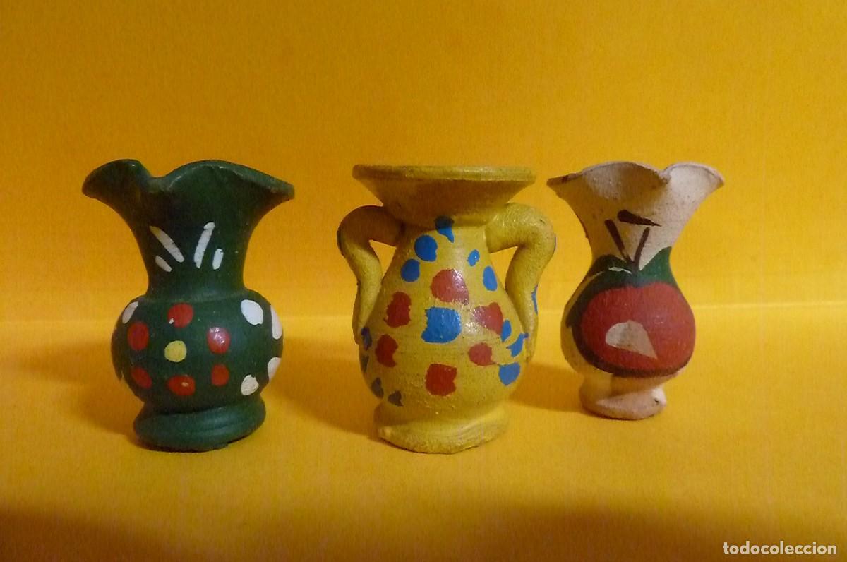 Coleccionismo: Lote jarritas barro miniatura