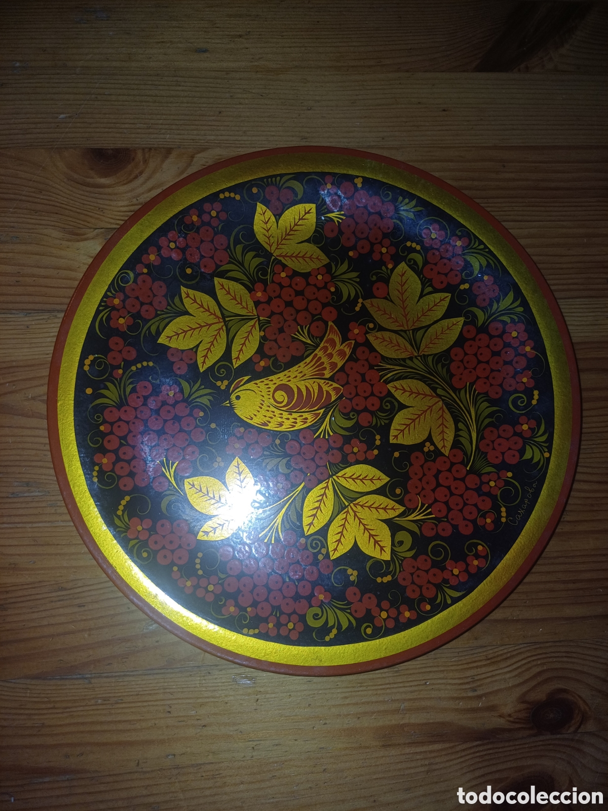 Coleccionismo: Antiguo plato URSS dorado pintado y lacado madera o similar