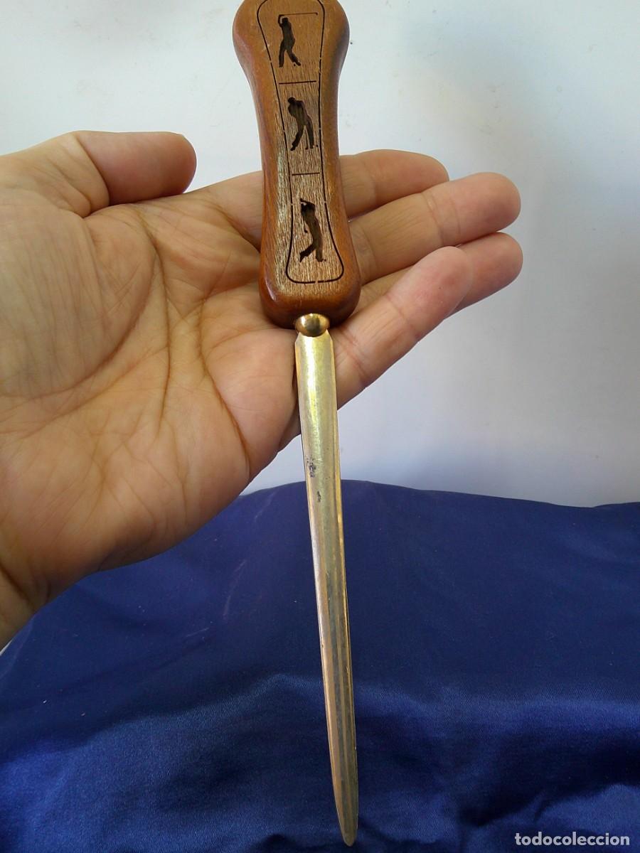 Colecionismo: &iexcl;&iexcl; ABRE CARTAS, (Con Figuras de Golf.) Mango Madera NOBLE. ORIGINAL. De COLECCION. !! C-6.