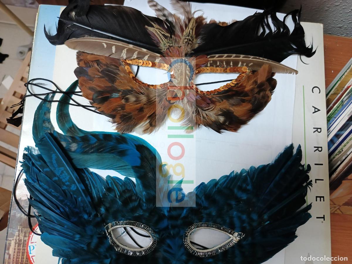 Coleccionismo: Dos M&aacute;scaras con plumas