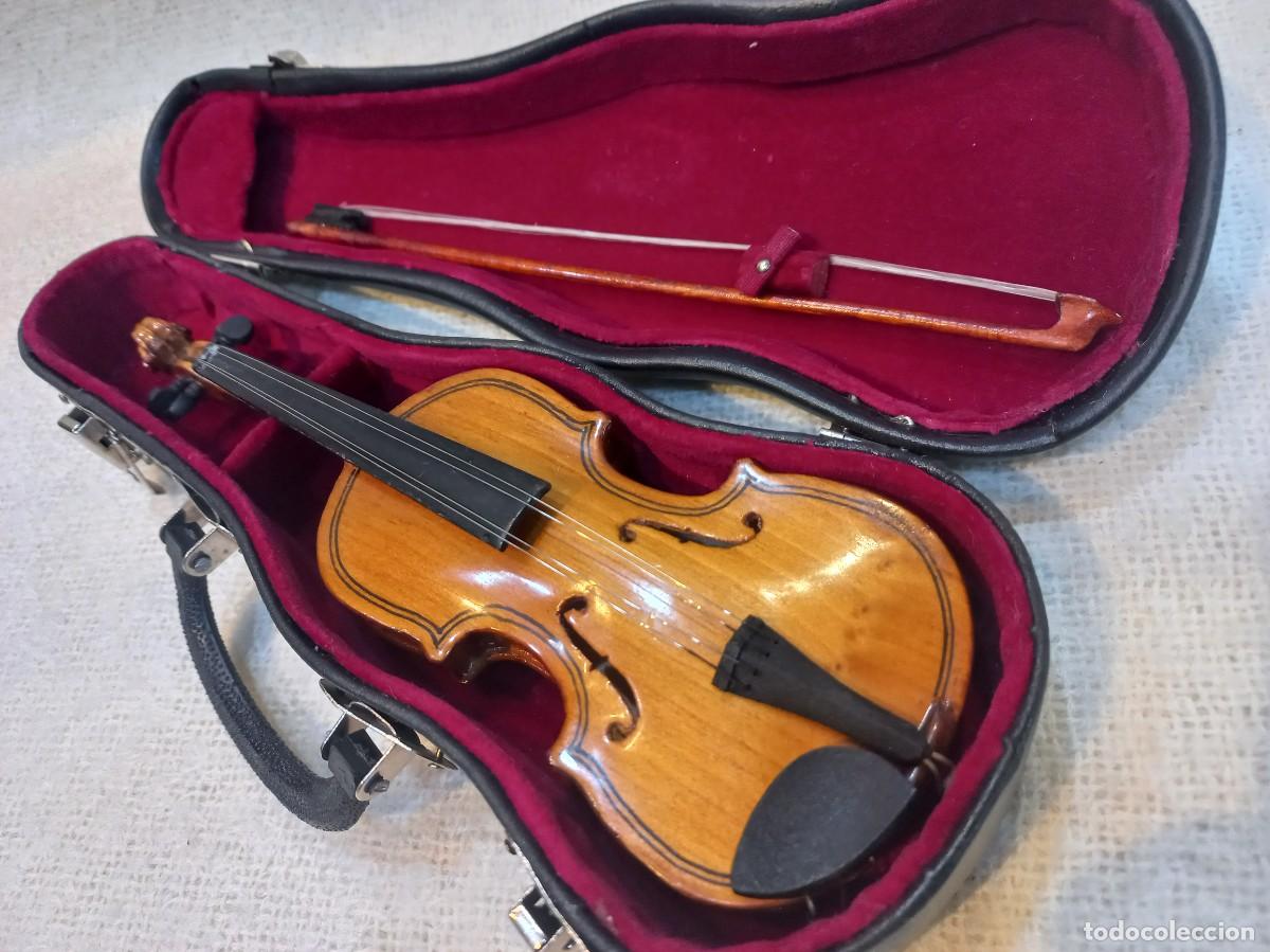 Coleccionismo: VIOL&Iacute;N-VIOLA madera(20cm) estuche