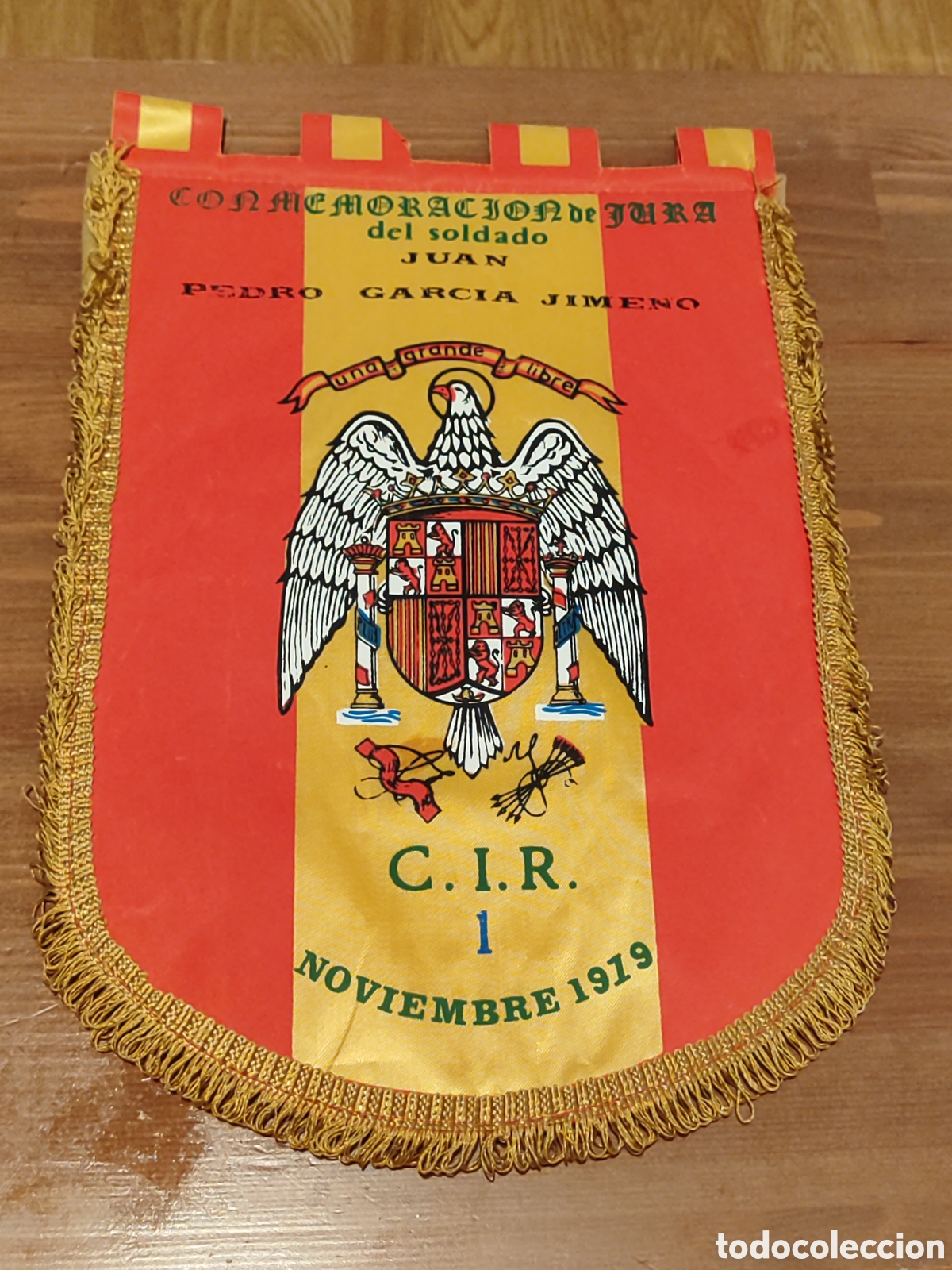 Coleccionismo: Gran bander&iacute;n Conmemoraci&oacute;n de jura de Soldado 1979