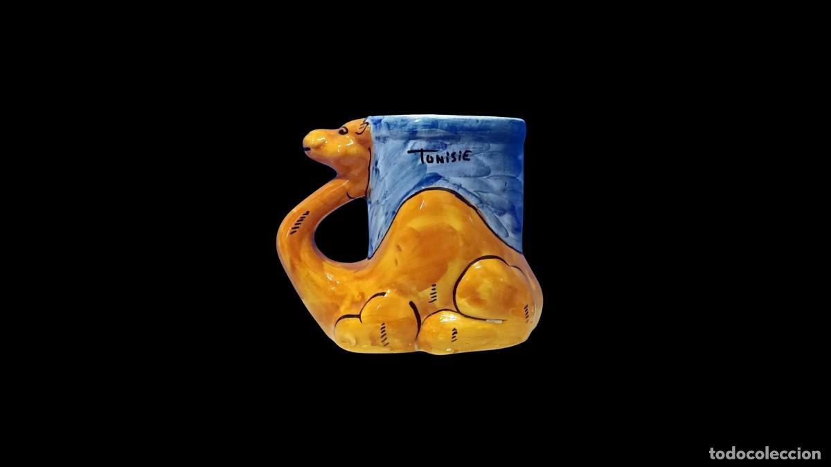 Coleccionismo: Taza de Porcelana Camello - Original de Egipto, Autor D. Jerba, Hecha a Mano, 1993