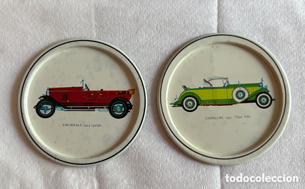Coleccionismo: (L779) PAREJA DE POSAVASOS HOJALATA LITOGRAFIADA &mdash; COCHES CL&Aacute;SICOS &mdash; A&Ntilde;OS 60-70