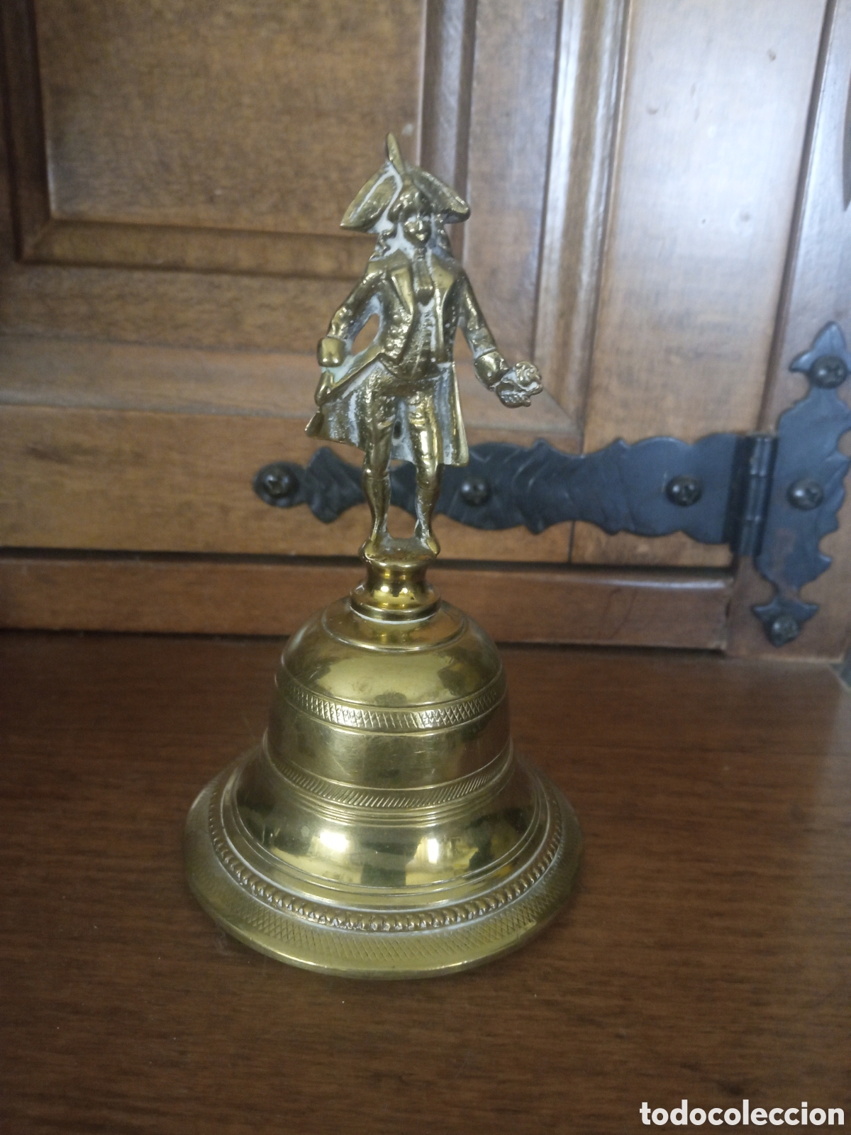 Coleccionismo: Bonita campanilla de bronce, 12 cm de altura