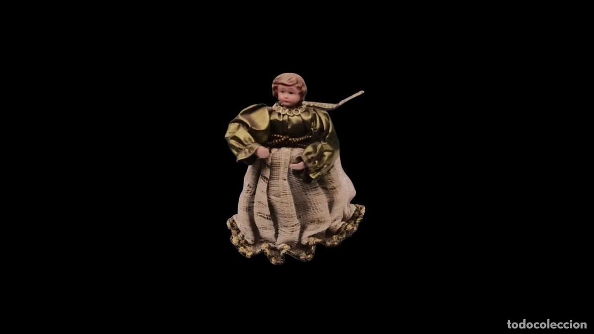 Colecionismo: Mu&ntilde;eca &Aacute;ngel Navide&ntilde;o de Porcelana &ndash; Vestido Dorado y Beige &ndash; Adorno Vintage A&ntilde;os 90 &ndash; Muy Rara