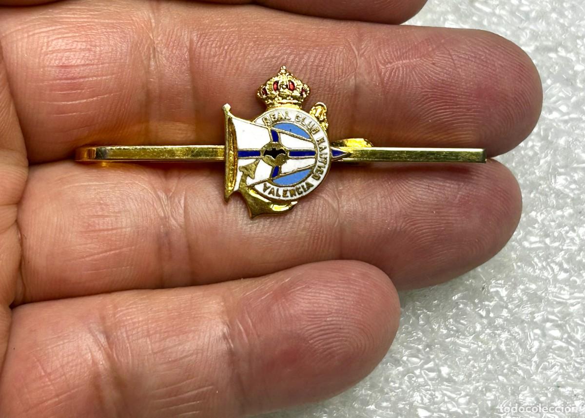 Sammeln: 3936.Pisacorbatas vintage con la insignia oficial esmaltada del Real Club N&aacute;utico de Valencia