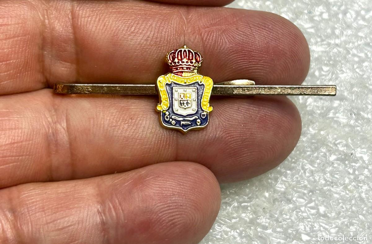 Collecting: 3937.Pisacorbatas vintage con el escudo de la Uni&oacute;n Deportiva Las Palmas