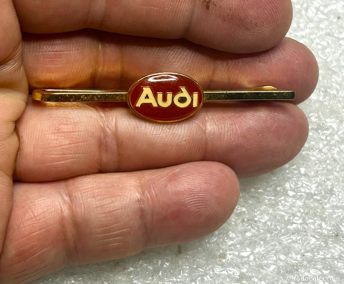 Collezionismo: 3939.Pisacorbatas vintage con el logo de la marca de veh&iacute;culos Audi