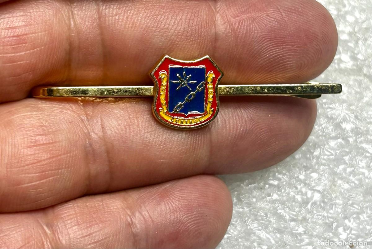 Collezionismo: 3940.Pisacorbatas militar con el escudo de la Academia de Intendencia del Ej&eacute;rcito de Tierra