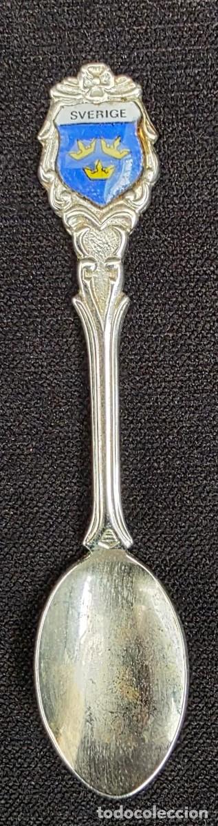 Coleccionismo: Cucharilla Souvenir Vintage Sverige Suecia Escudo Tres Coronas Plateada 12 cm